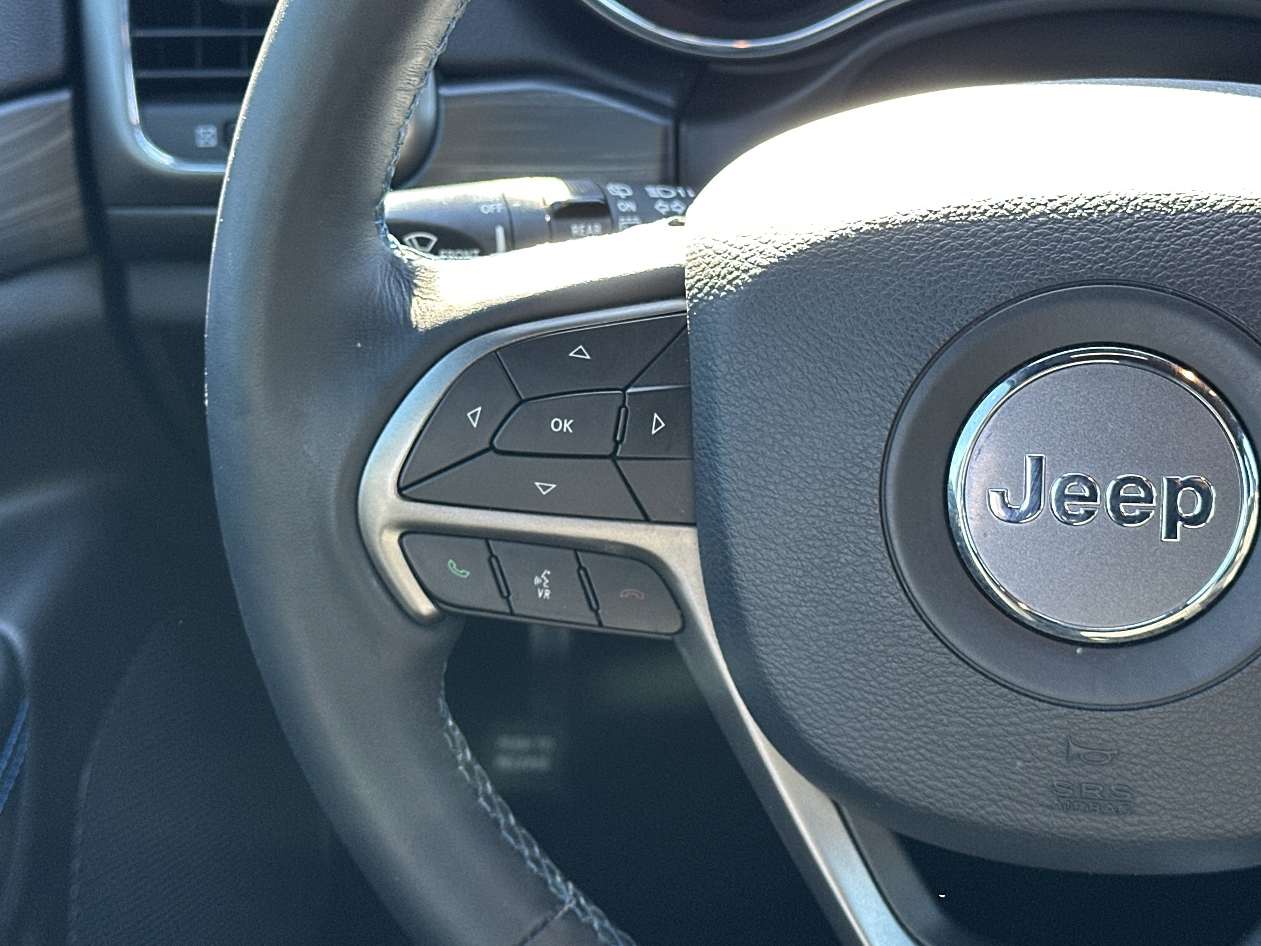 Used 2019 Jeep Grand Cherokee Laredo image 26
