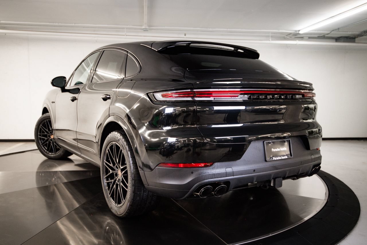 New 2026 Porsche Cayenne E-Hybrid Coupe AWD/4WD image 3