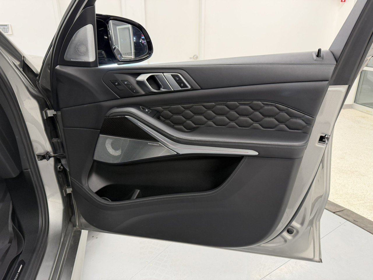 Used 2020 BMW X5 M Competition w/ Executive Package image 53