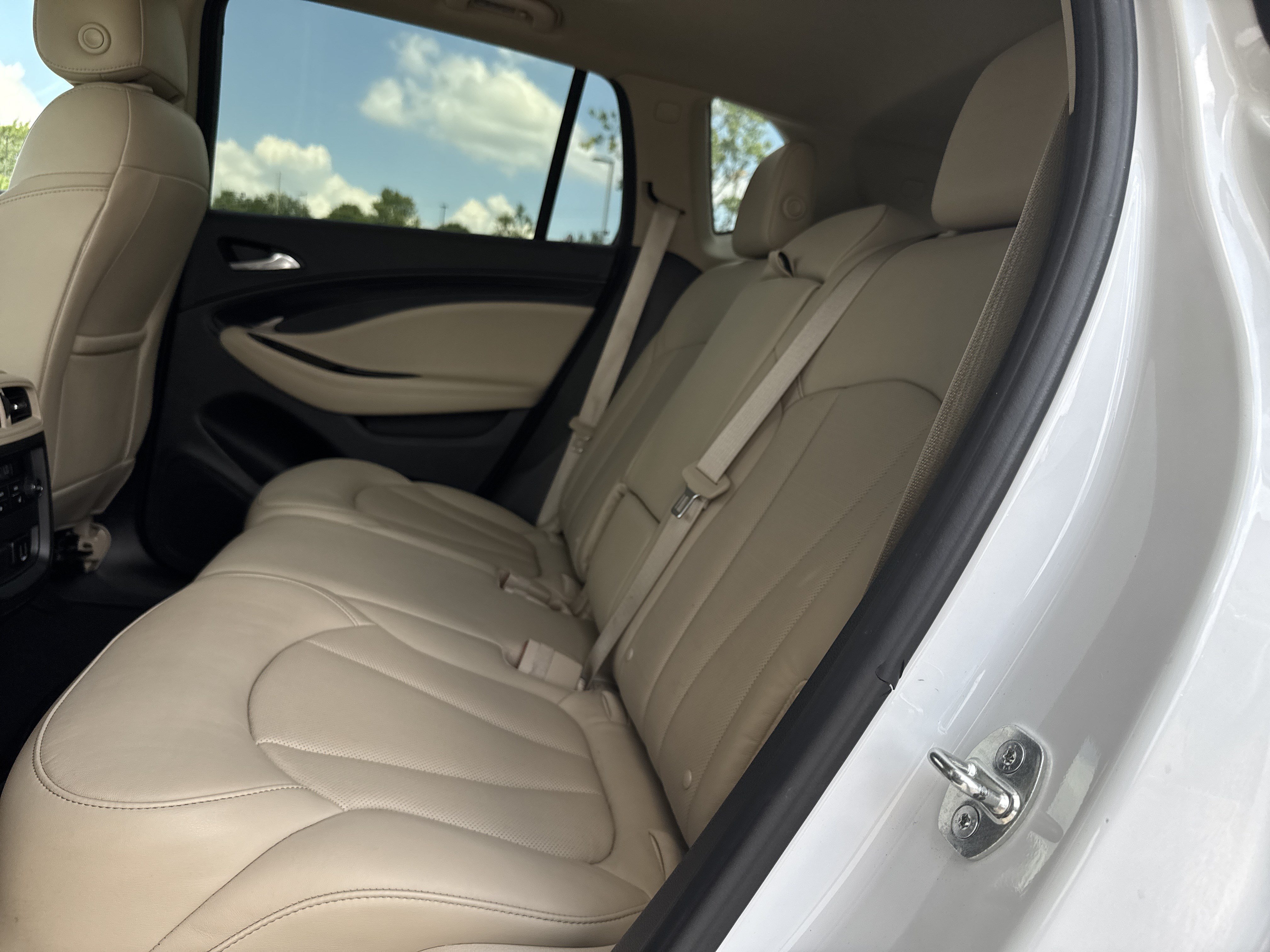 Used 2017 Buick Envision Essence FWD image 30