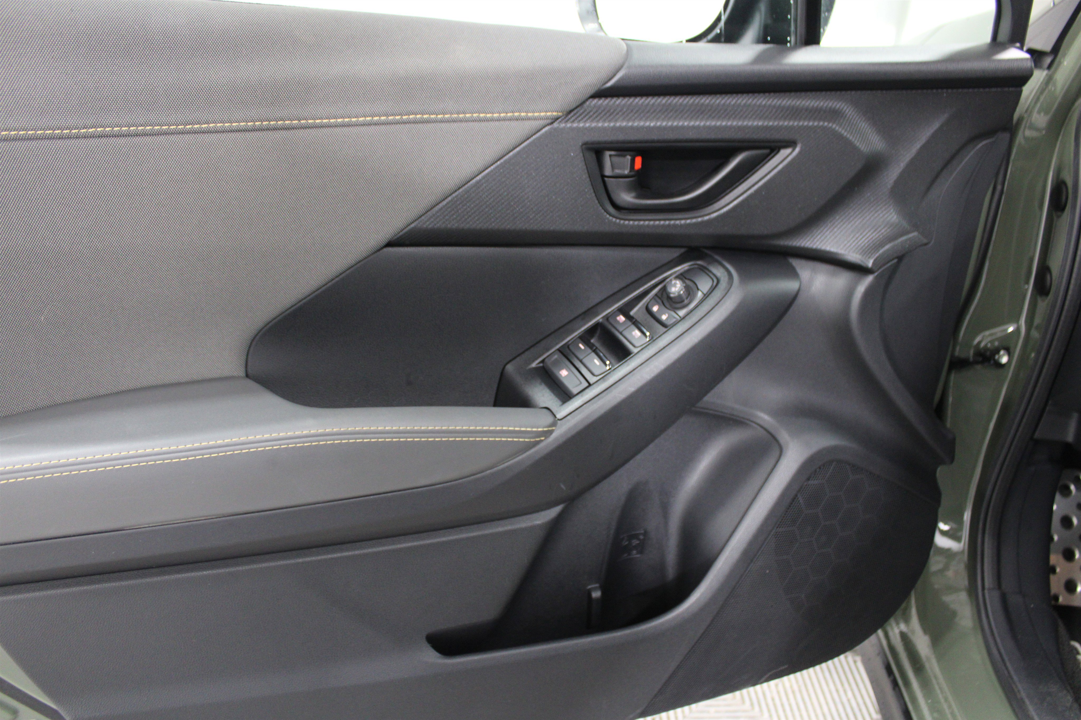 Used 2025 Subaru Crosstrek 2.5i Sport w/ Crosstrek Mirror Package AWD/4WD image 6