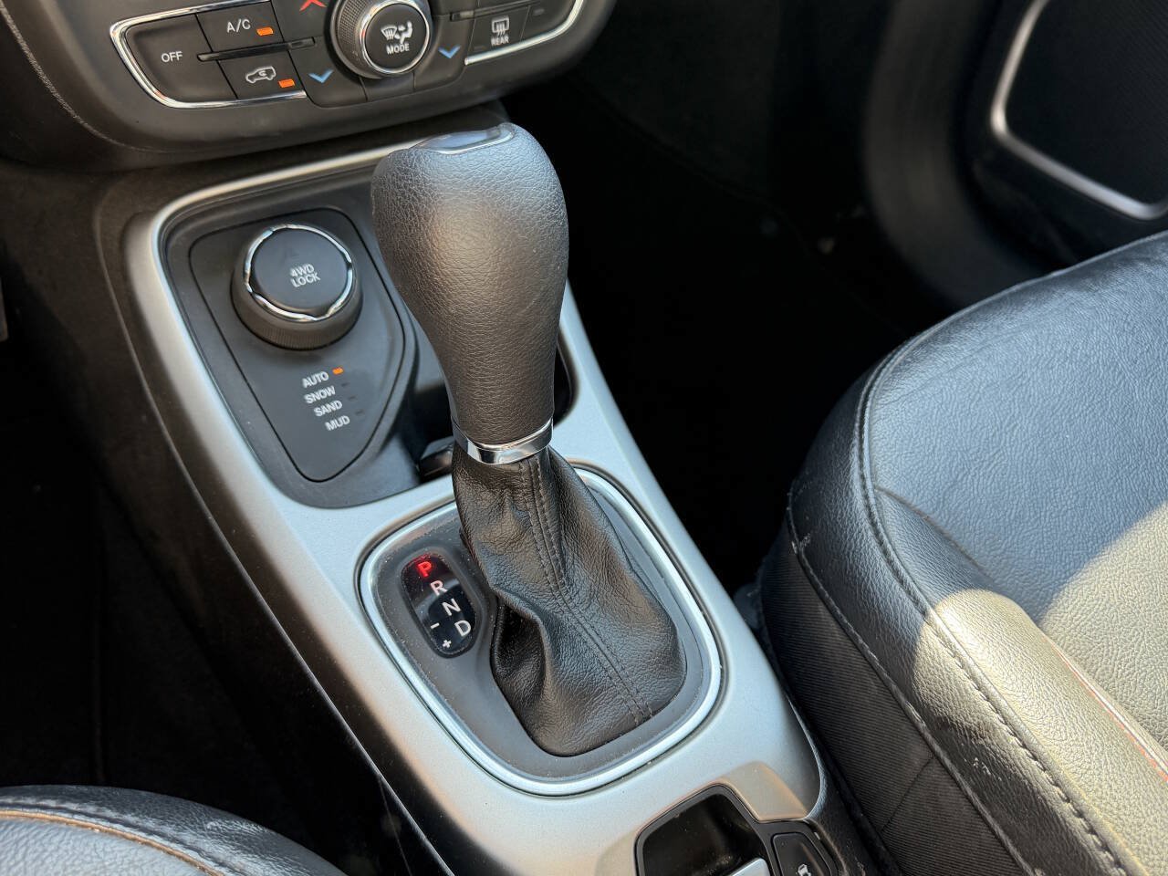 Used 2020 Jeep Compass Sport AWD/4WD image 25
