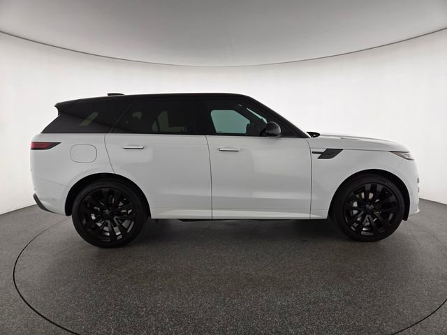 New 2026 Land Rover Range Rover Sport Dynamic SE image 6
