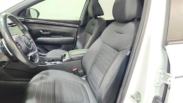 Used 2022 Hyundai Santa Cruz SEL Premium image 11