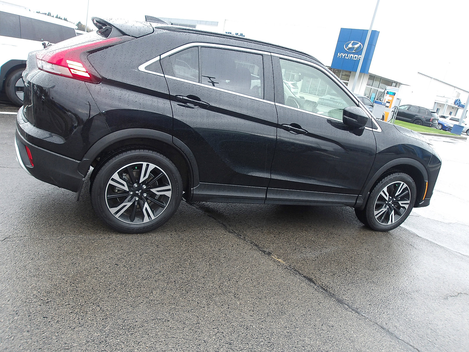 Used 2023 Mitsubishi Eclipse Cross AWD image 8