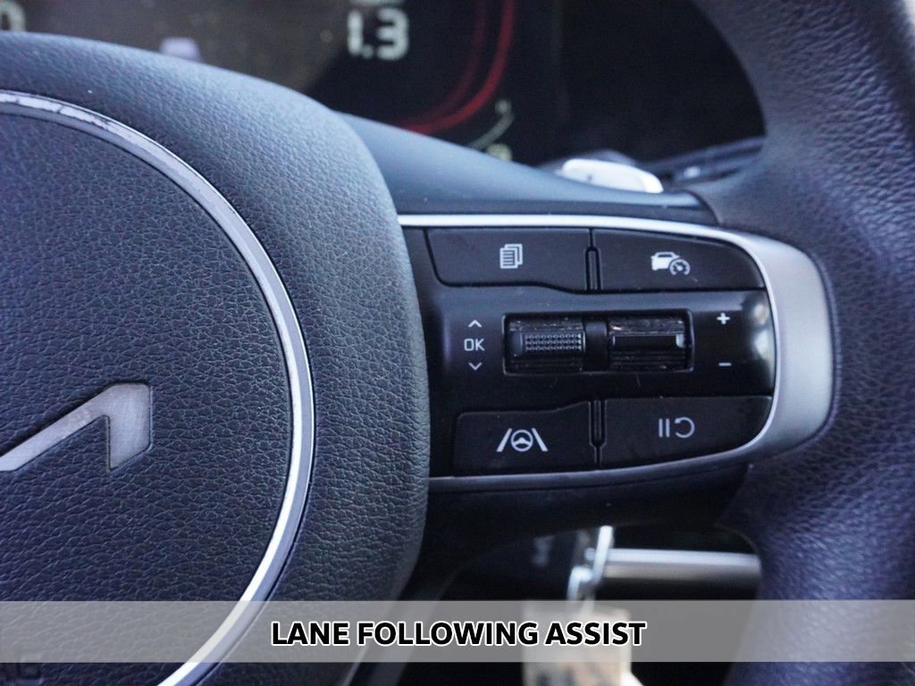 Used 2023 Kia Sportage LX AWD/4WD image 3
