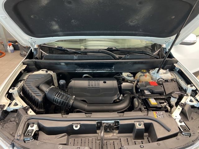 Used 2022 GMC Acadia SLE w/ Driver Convenience Package image 13