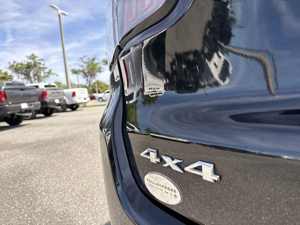 Used 2024 Jeep Compass Latitude AWD/4WD image 5