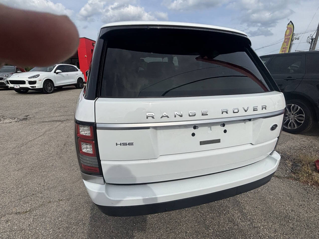 Used 2016 Land Rover Range Rover HSE AWD/4WD image 4