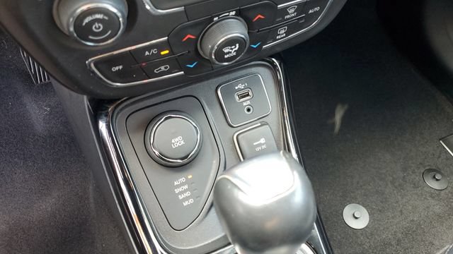 Certified 2020 Jeep Compass Limited AWD/4WD image 14