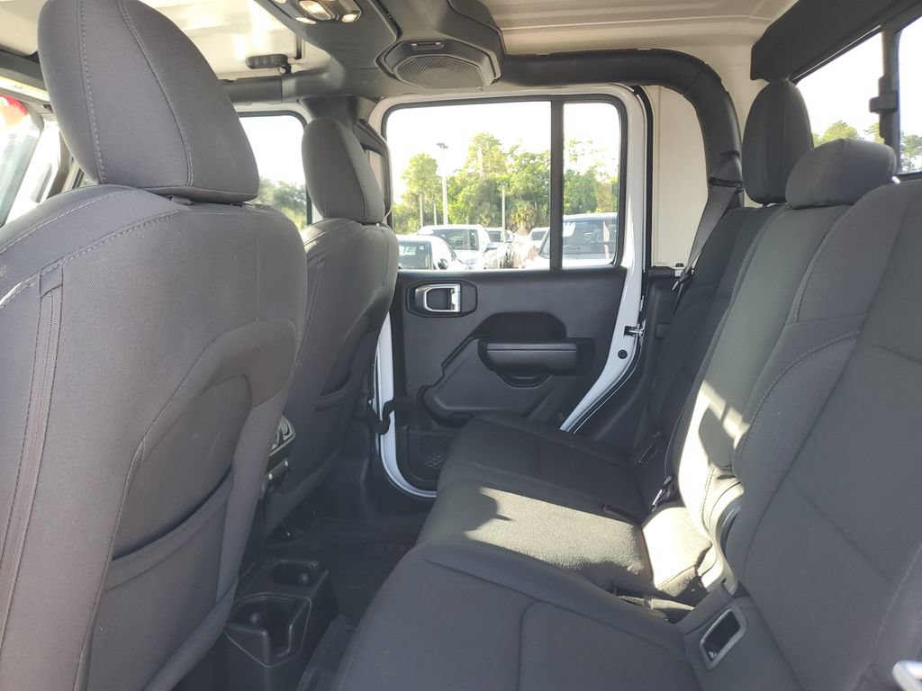 Used 2022 Jeep Gladiator Sport AWD/4WD image 15