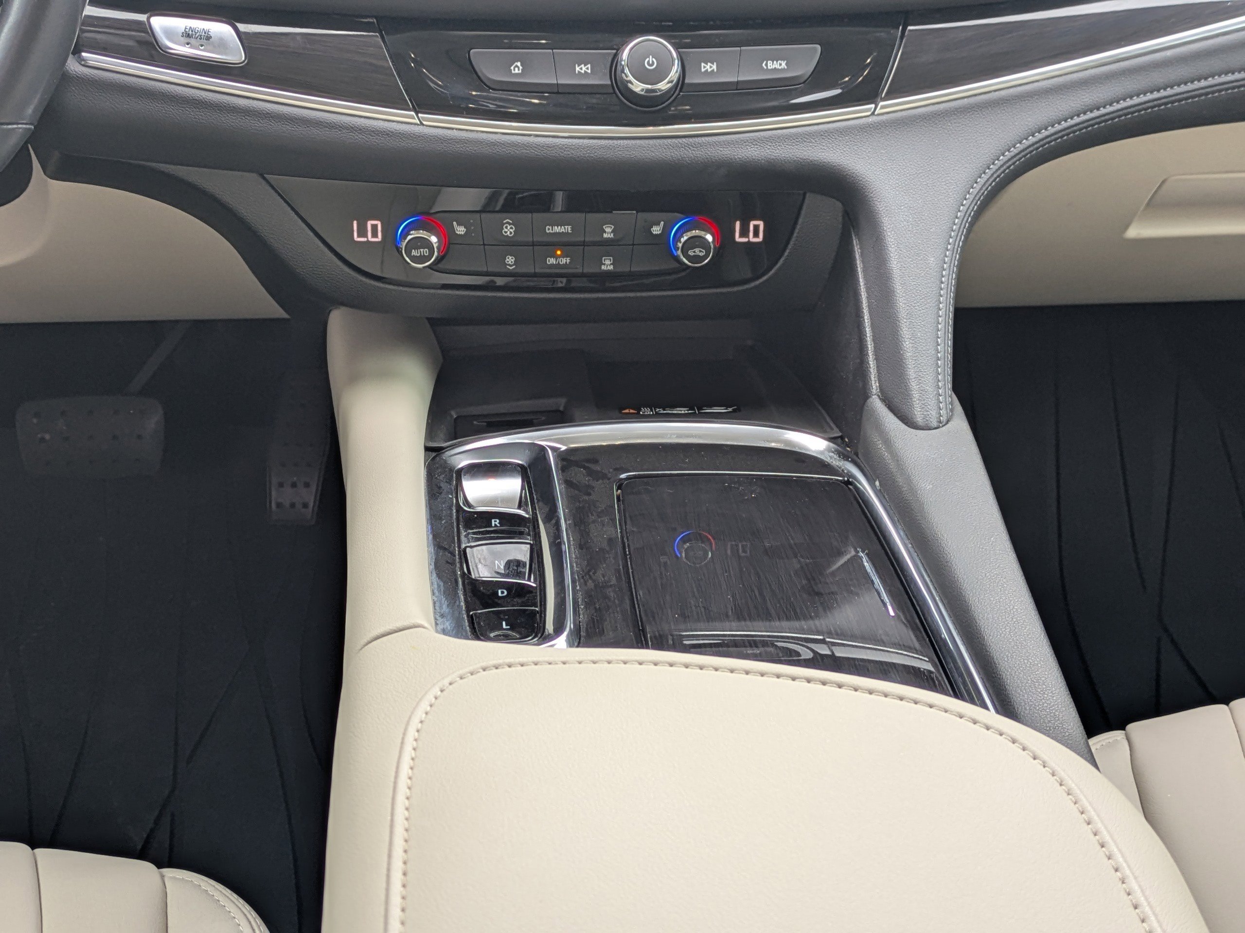 Used 2023 Buick Enclave Essence w/ Experience Buick Package image 21