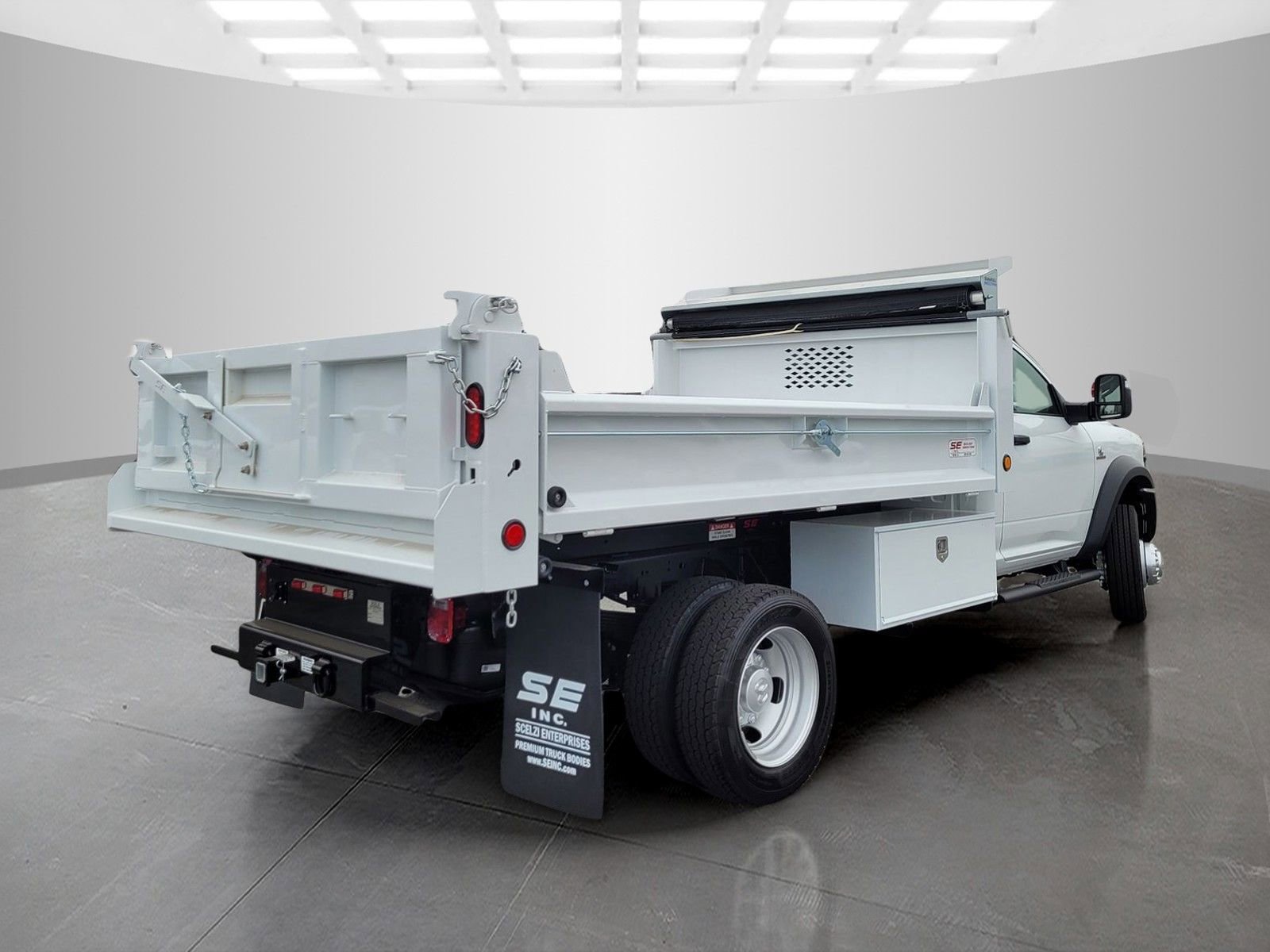 New 2026 RAM 5500 Tradesman w/ Chrome Appearance Group image 4