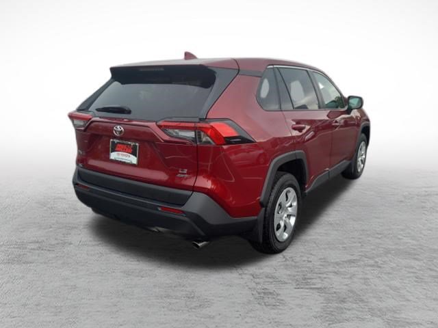 Used 2024 Toyota RAV4 LE AWD/4WD image 7