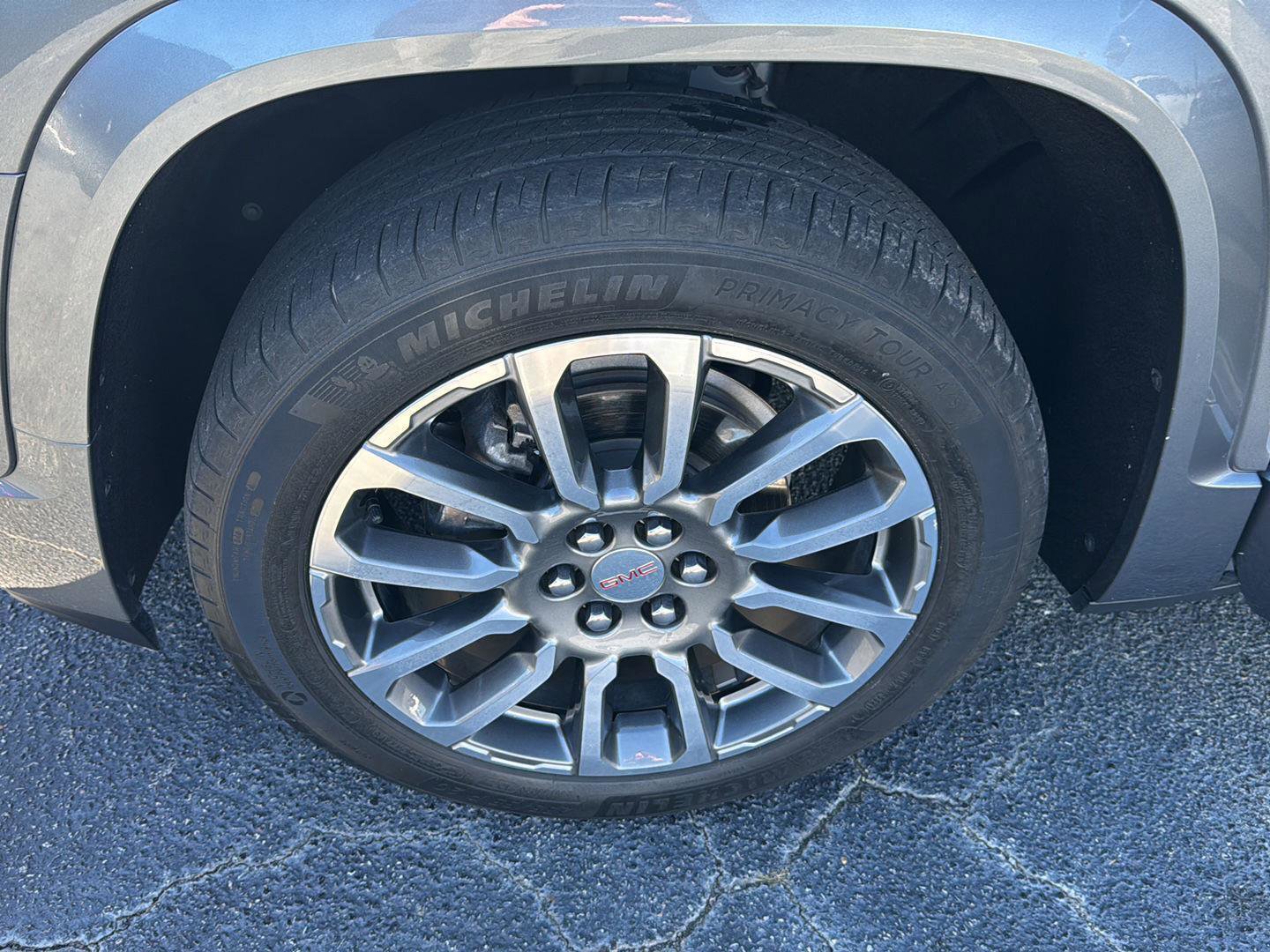 Certified 2022 GMC Acadia Denali w/ Denali Ultimate Package image 32