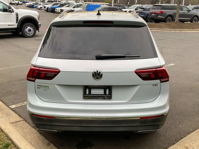 Used 2018 Volkswagen Tiguan SE w/ Panoramic Sunroof Package image 30