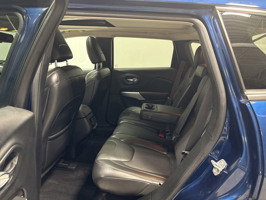 Used 2018 Jeep Cherokee Latitude Plus w/ Comfort/Convenience Group image 25