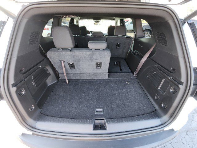 Used 2025 GMC Acadia Elevation image 20