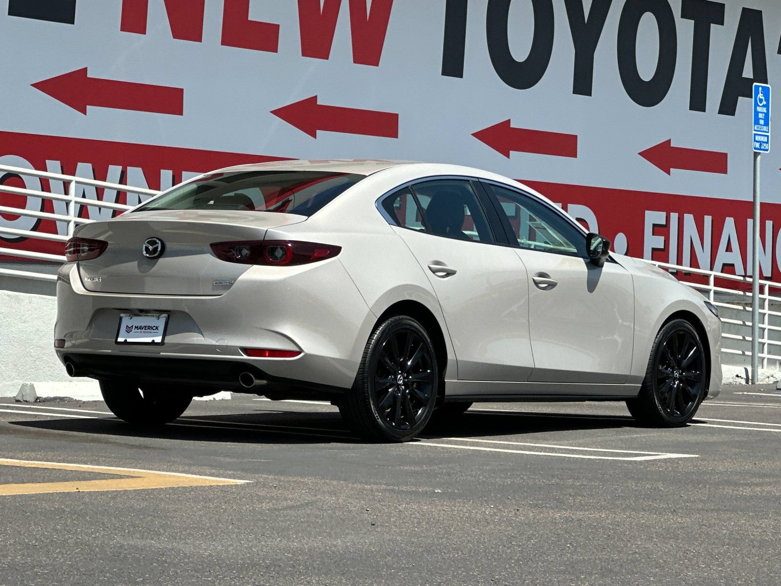 Used 2024 MAZDA MAZDA3 s FWD image 5