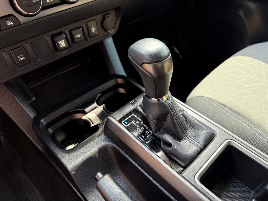 Used 2021 Toyota Tacoma TRD Off-Road AWD/4WD image 28