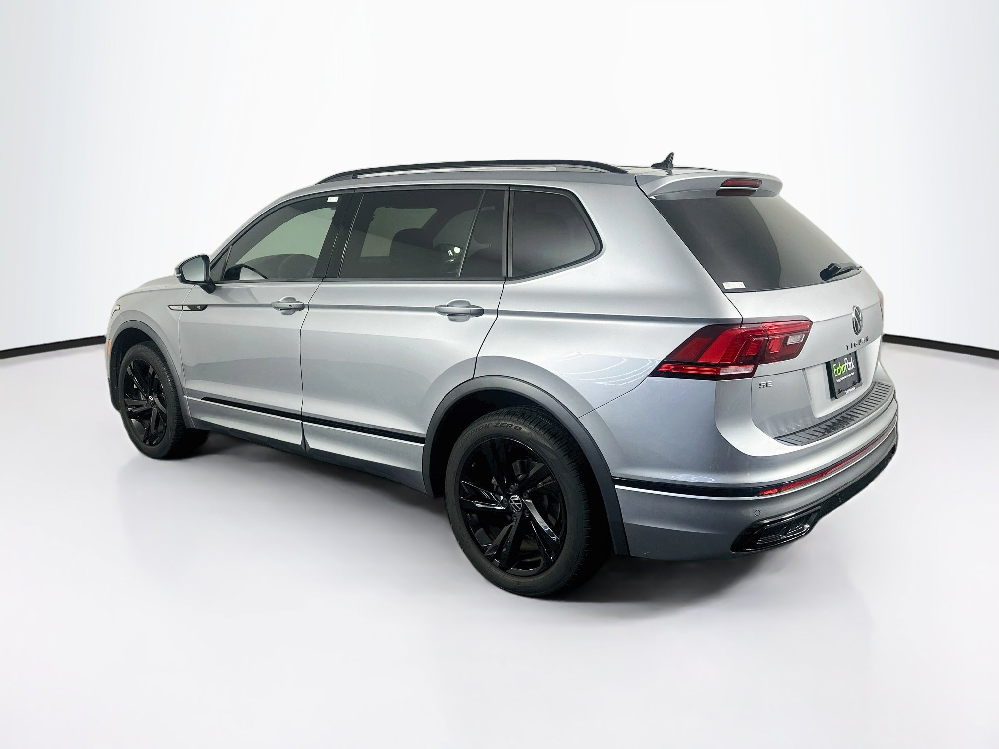 Used 2023 Volkswagen Tiguan SE R-Line FWD image 5