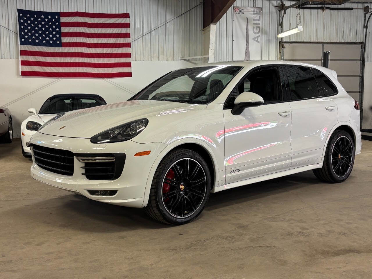 Used 2016 Porsche Cayenne GTS AWD/4WD image 3