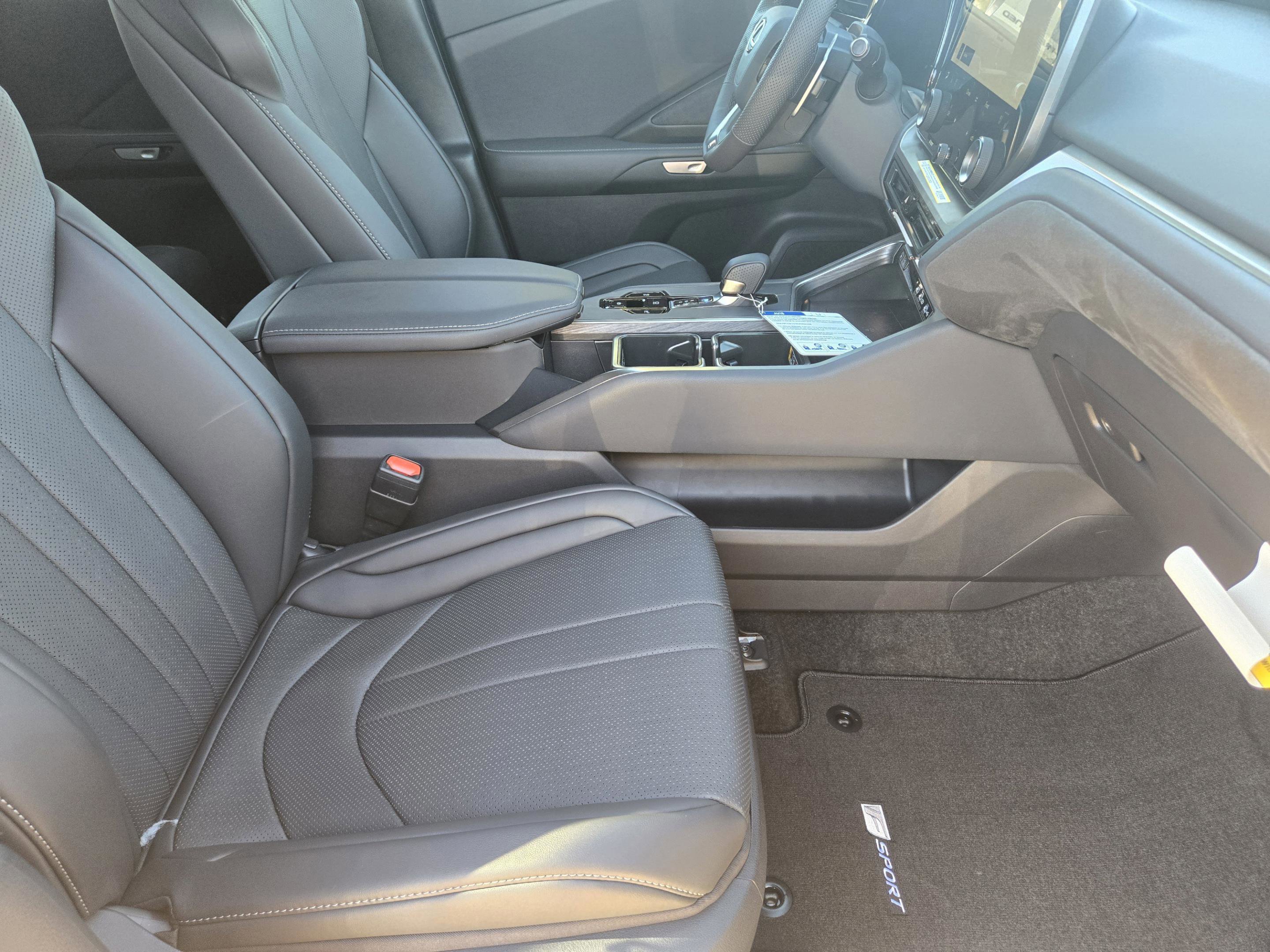 New 2026 Lexus TX 500h AWD image 9