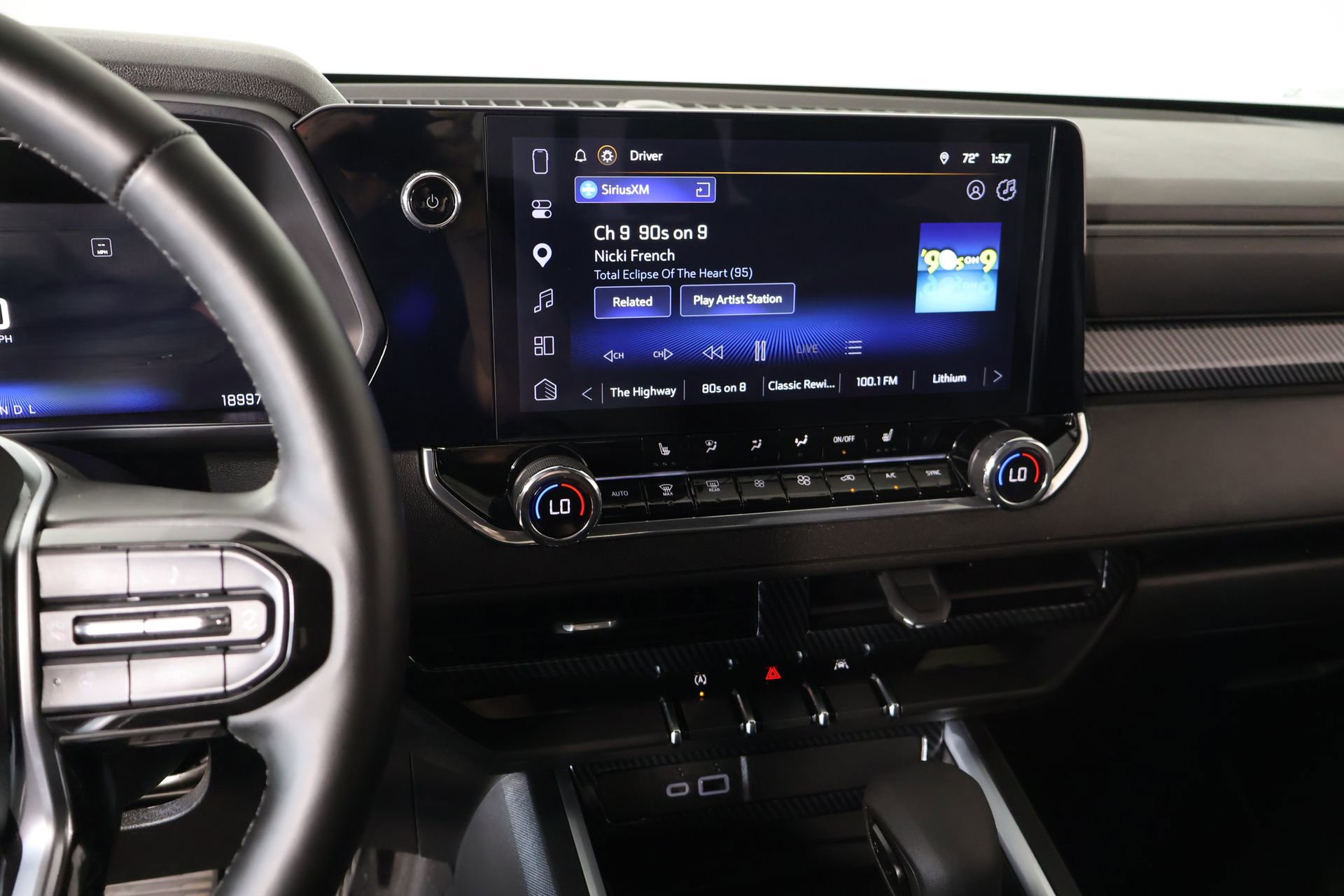 Used 2025 Chevrolet Colorado Trail Boss AWD/4WD image 5