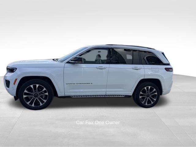 Used 2023 Jeep Grand Cherokee Overland w/ Luxury Tech Group IV AWD/4WD image 6