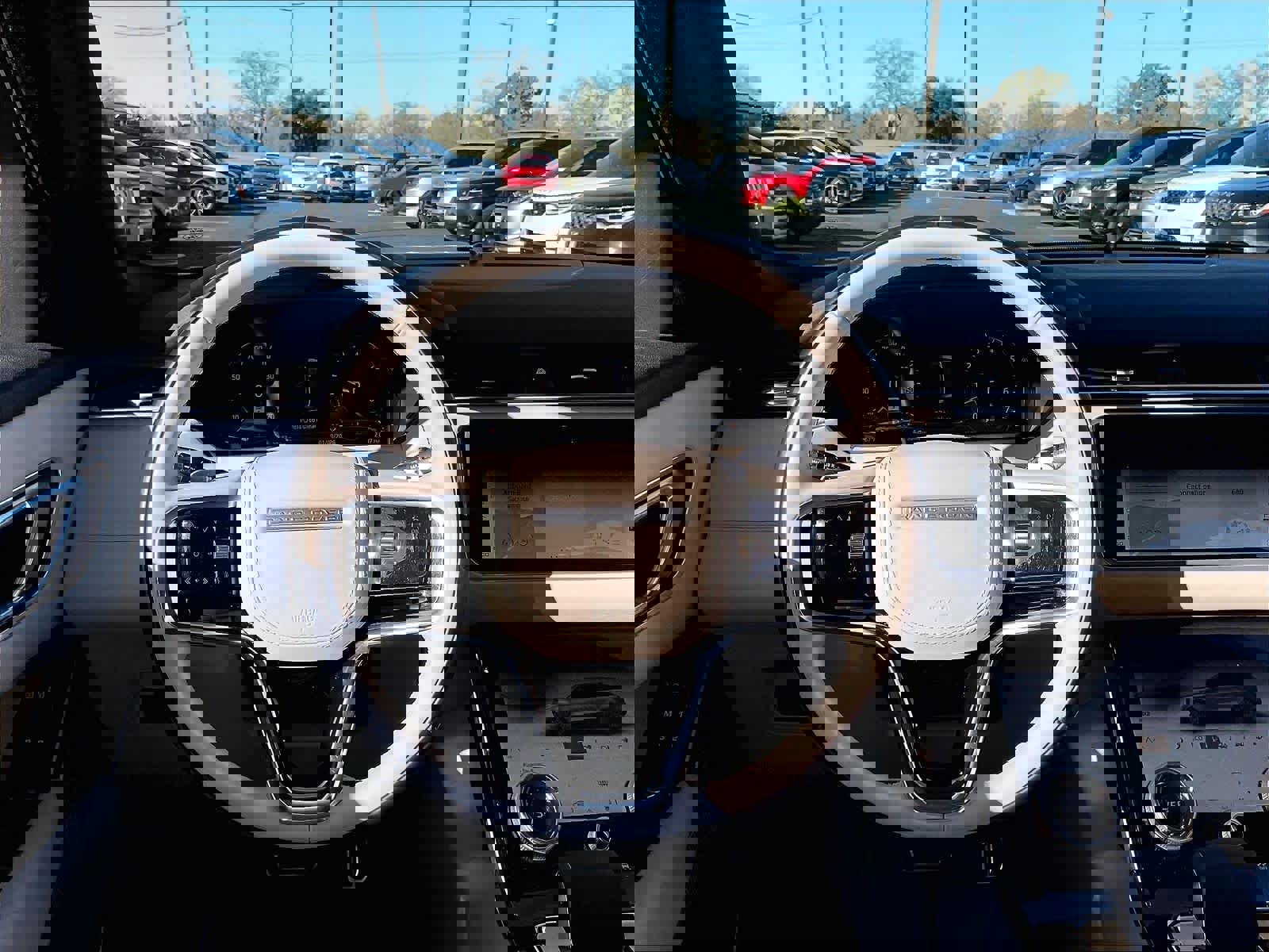 Used 2022 Land Rover Range Rover Velar R-Dynamic HSE image 6