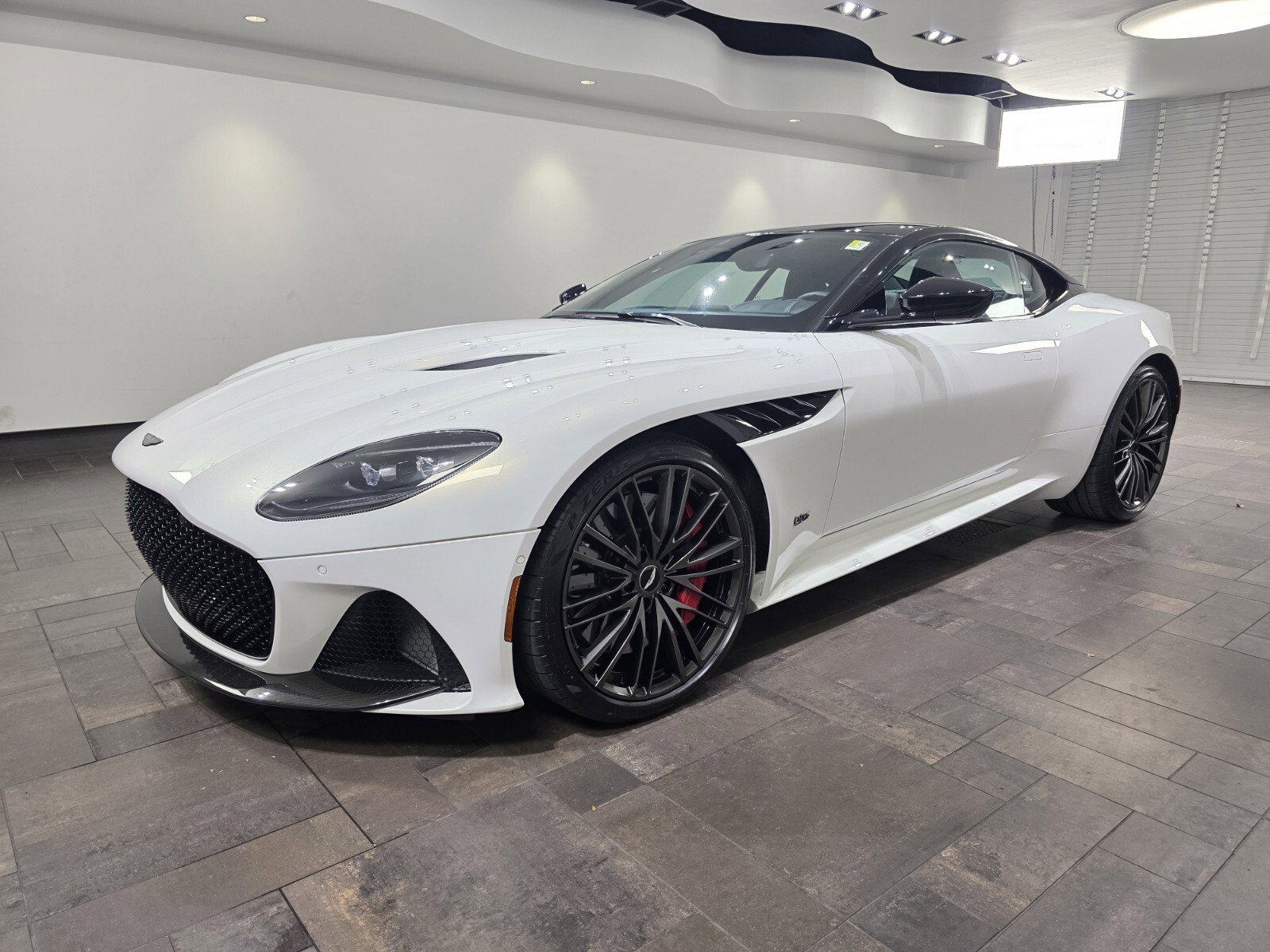 Used 2023 Aston Martin DBS Superleggera image 25