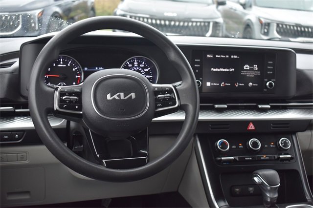 Certified 2023 Kia Carnival LX image 18