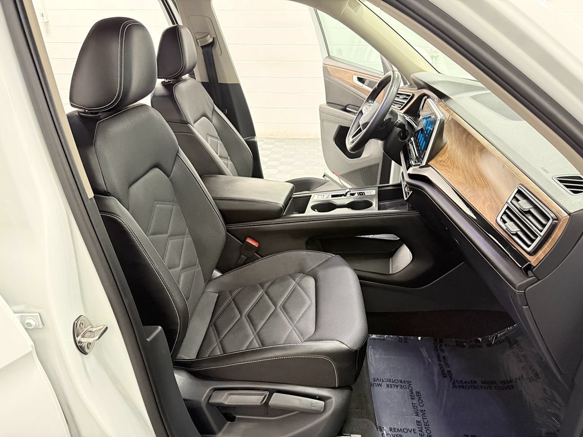 Used 2024 Volkswagen Atlas SE AWD/4WD image 15