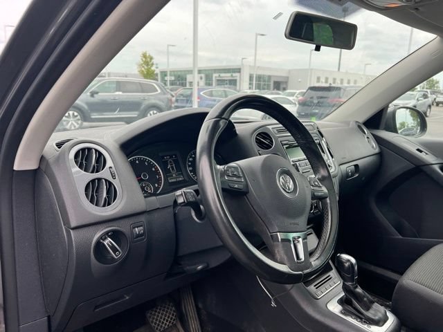 Used 2013 Volkswagen Tiguan S AWD/4WD image 9