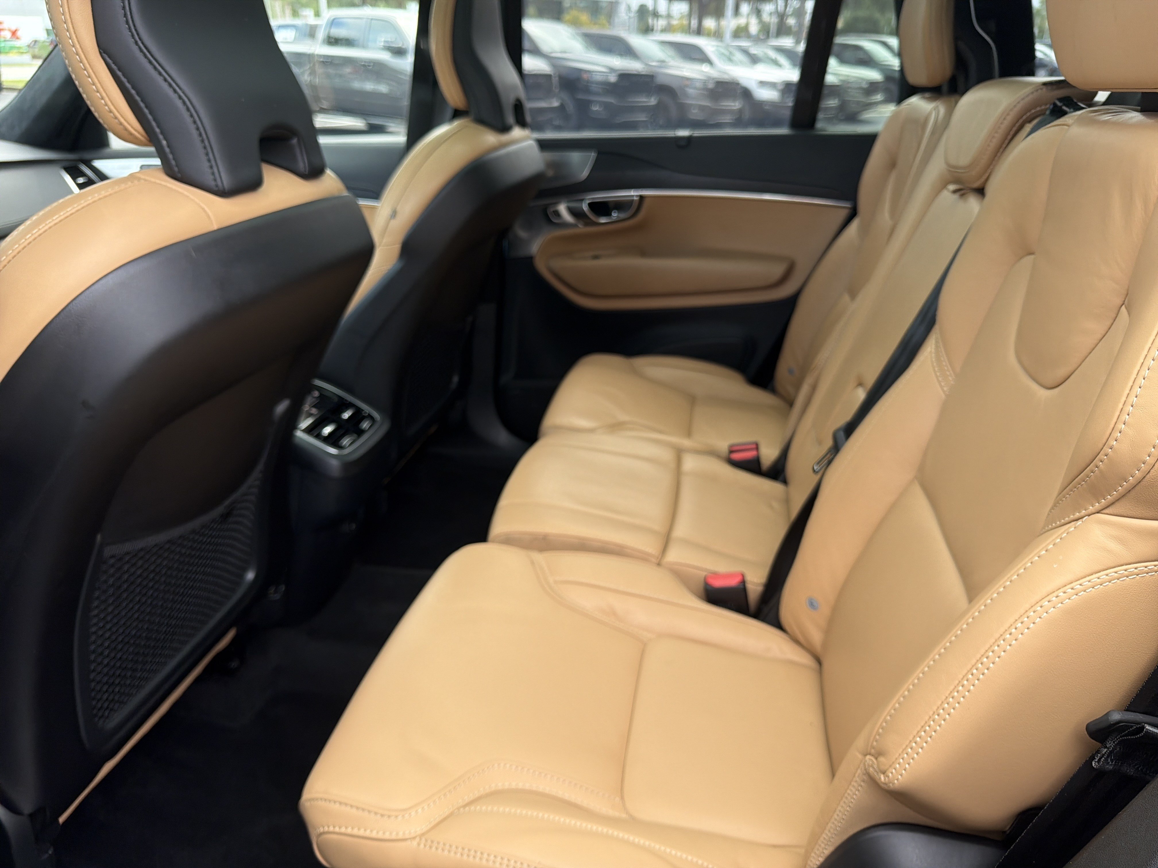 Certified 2023 Volvo XC90 B6 Ultimate w/ Lounge Package AWD/4WD image 32