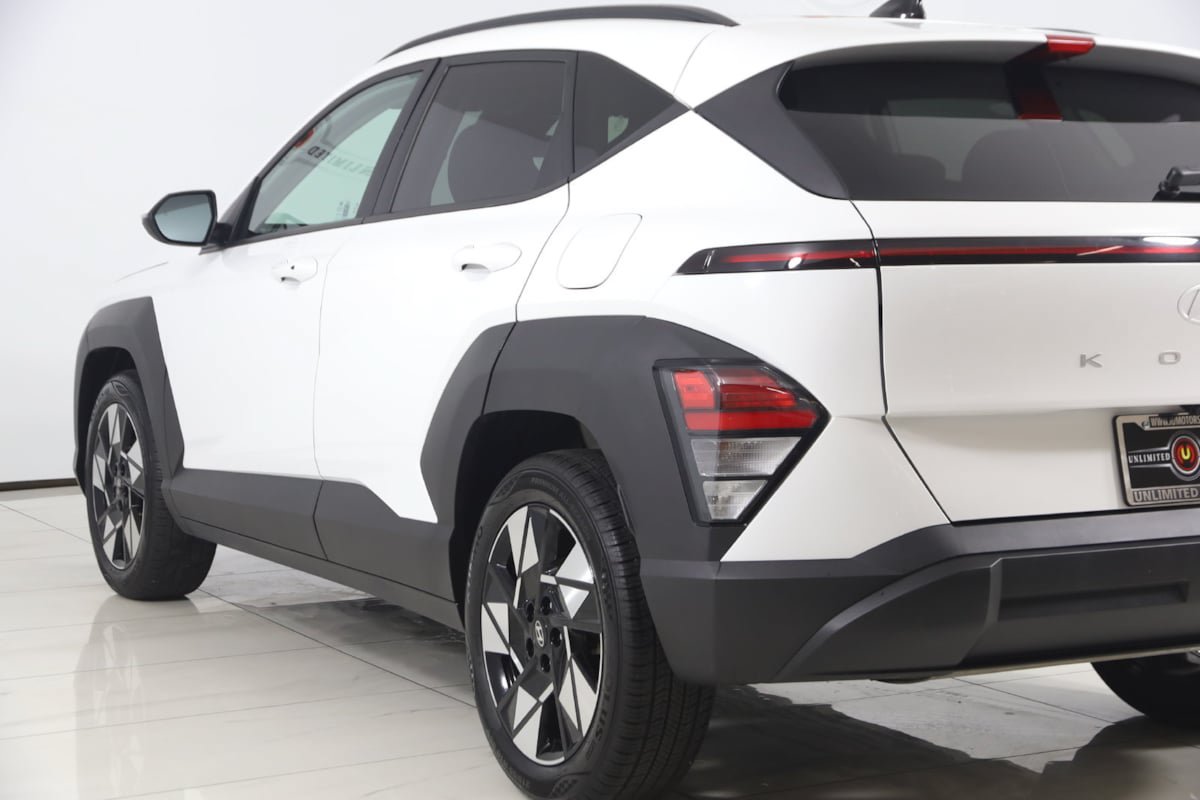 Used 2024 Hyundai Kona SEL FWD image 20