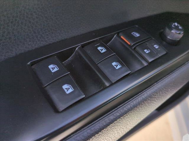 Used 2018 Toyota Camry SE FWD image 12