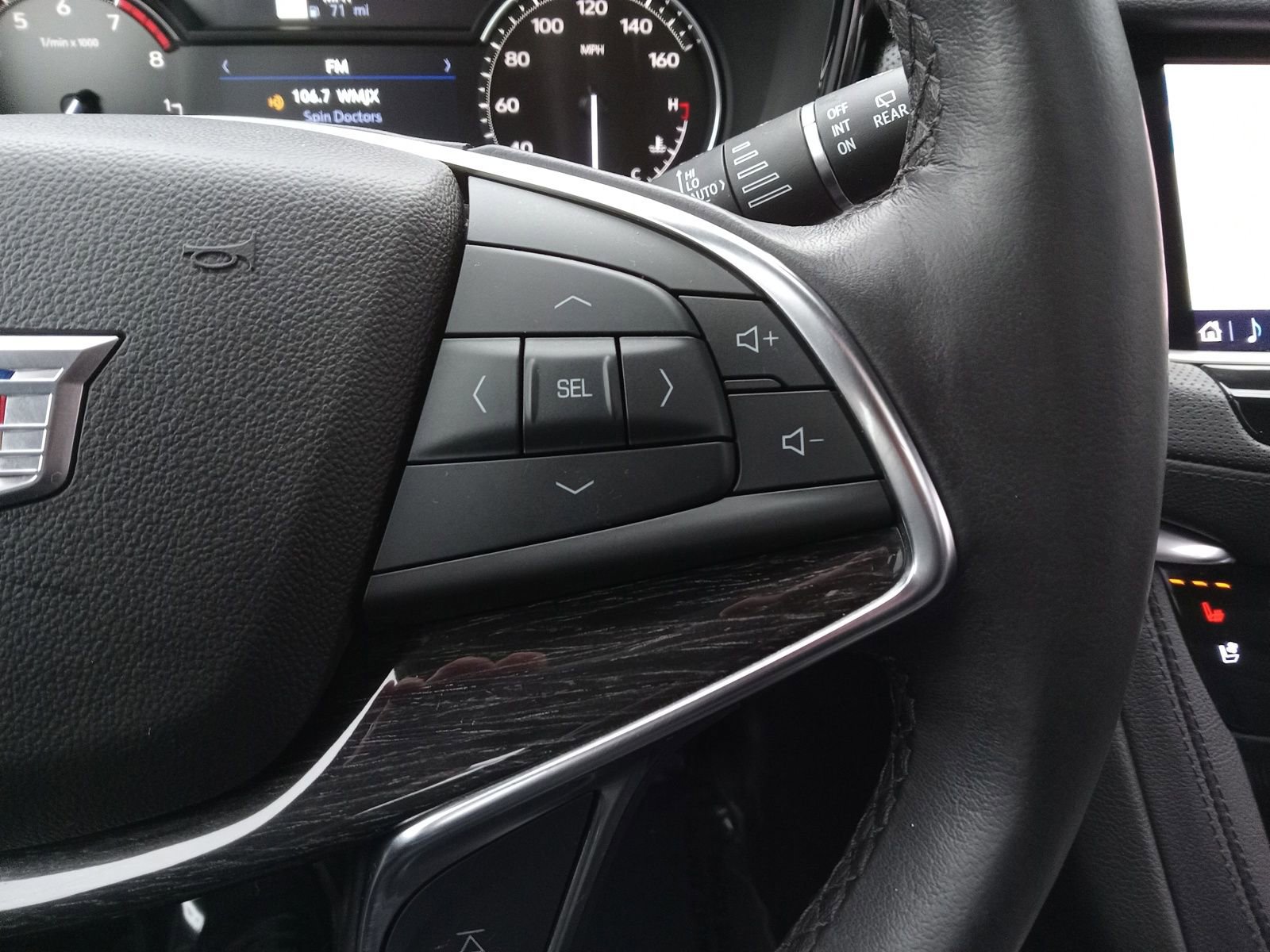 Used 2022 Cadillac XT5 Premium Luxury w/ LPO, ONYX Package image 22