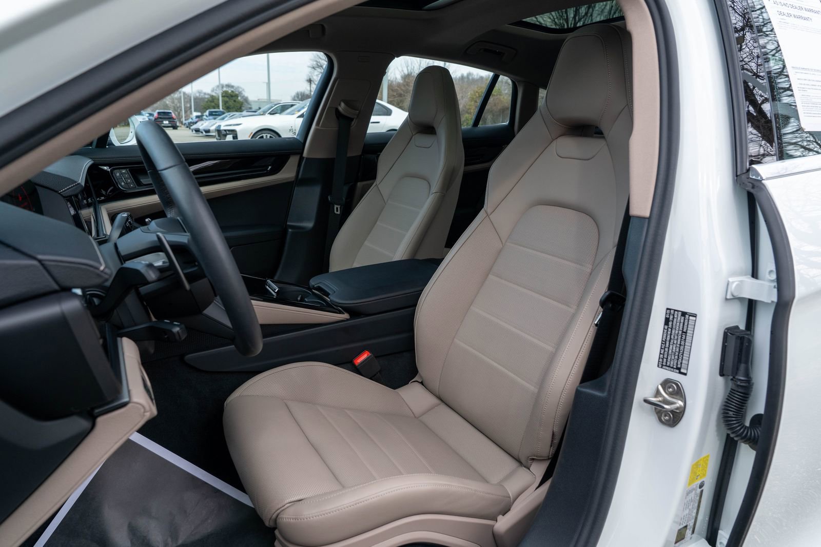 Certified 2025 Porsche Panamera image 5