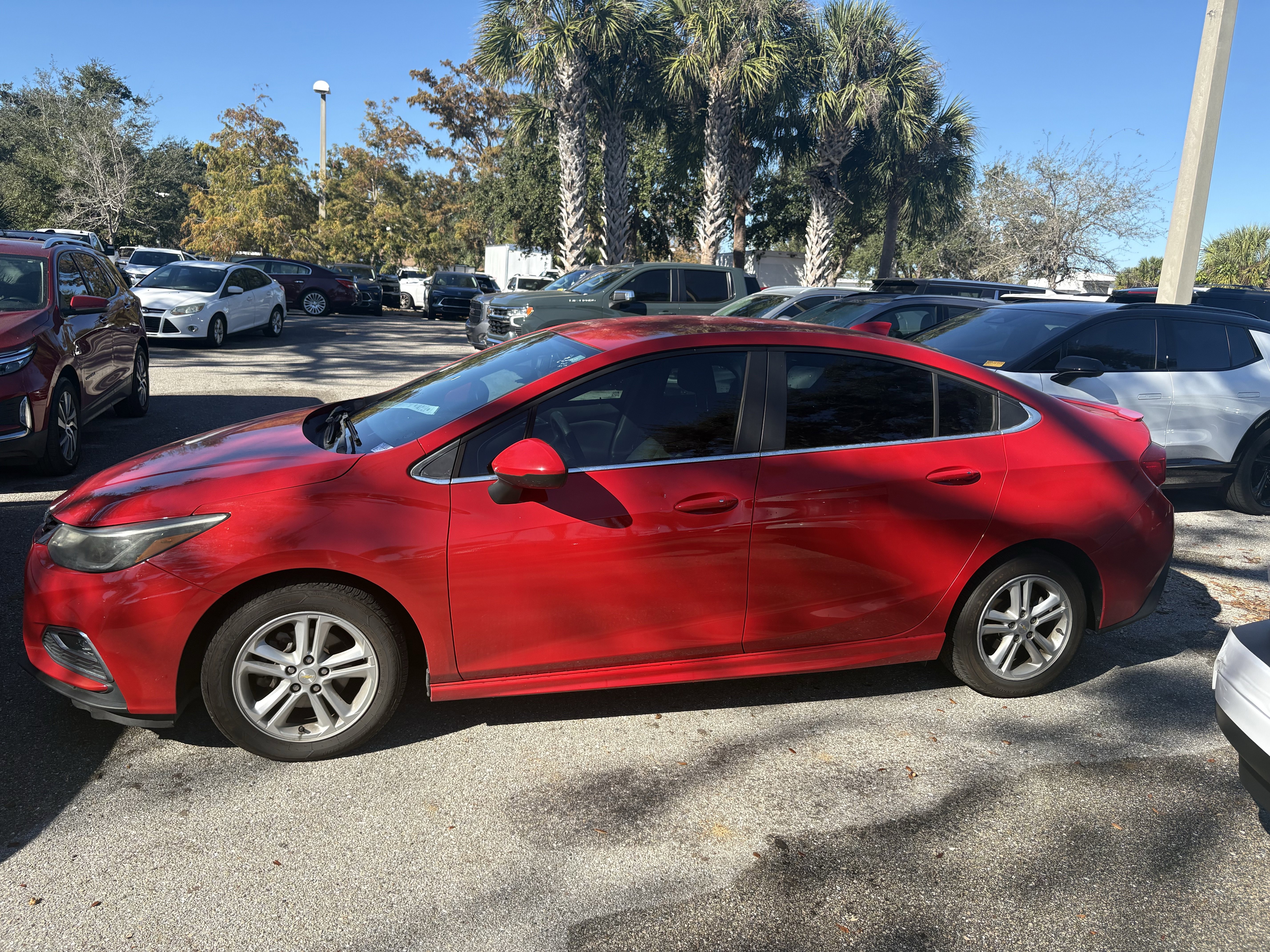 Used 2017 Chevrolet Cruze LT w/ Convenience Package image 4