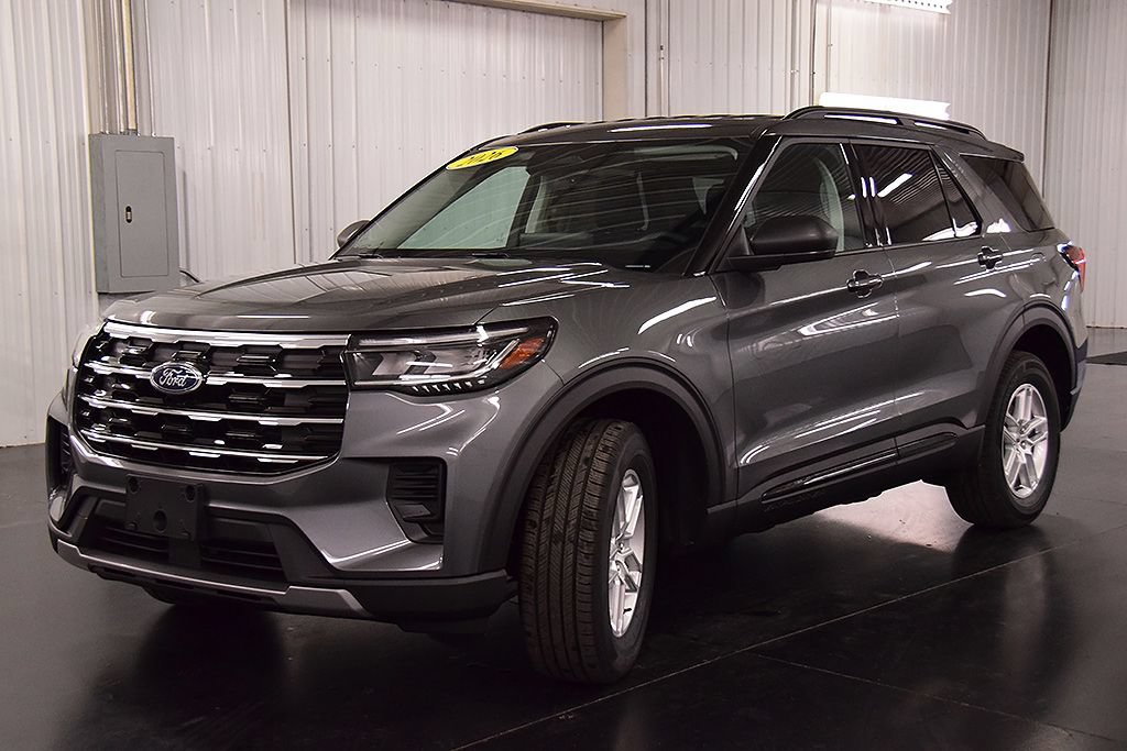 New 2026 Ford Explorer Active AWD/4WD image 3