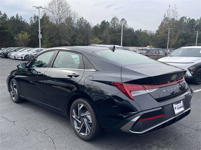 Certified 2025 Hyundai Elantra SEL image 4