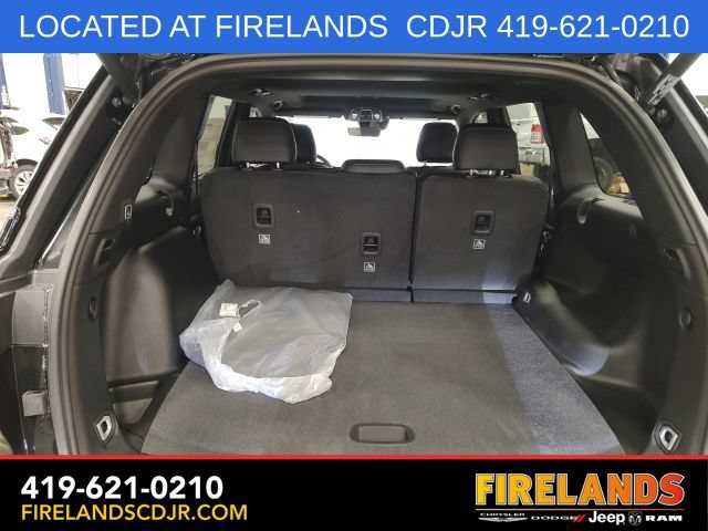 New 2026 Jeep Grand Cherokee Altitude AWD/4WD image 21