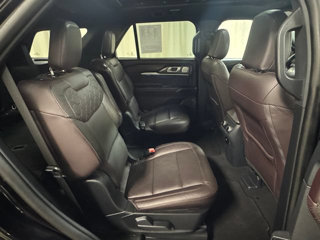Used 2025 Ford Explorer Platinum w/ LUX Leather Package AWD/4WD image 39