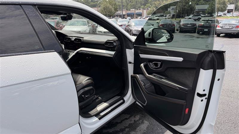 Used 2020 Lamborghini Urus AWD/4WD image 43