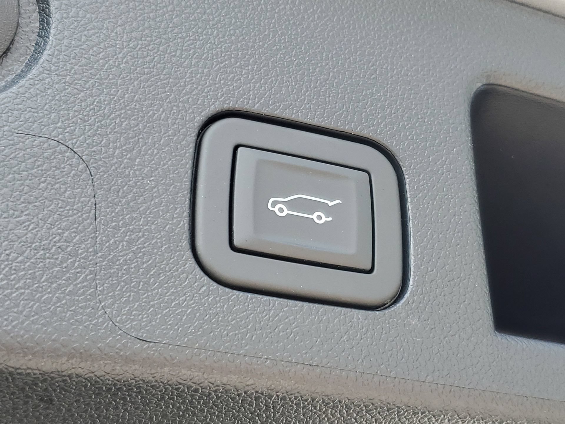 Used 2026 Chevrolet Equinox LT w/ Convenience Package II FWD image 9