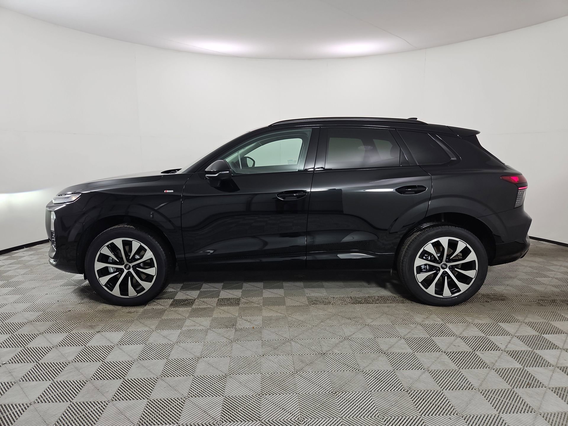 New 2026 Audi Q3 quattro 2.0T image 4