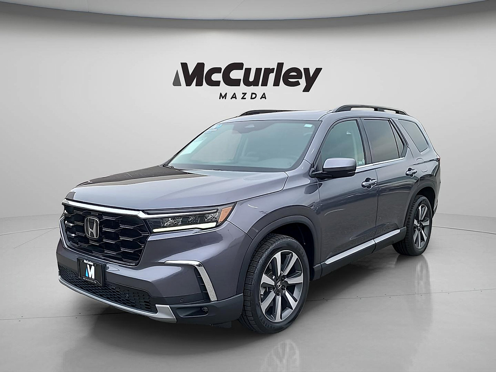 Used 2024 Honda Pilot Touring image 3