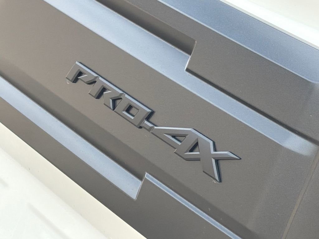 New 2026 Nissan Frontier PRO-4X w/ Pro-4x Convenience Package image 9