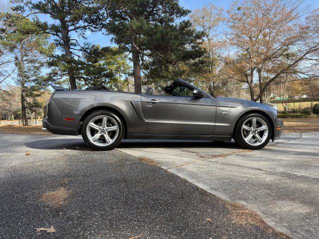 Used 2010 Ford Mustang GT image 29